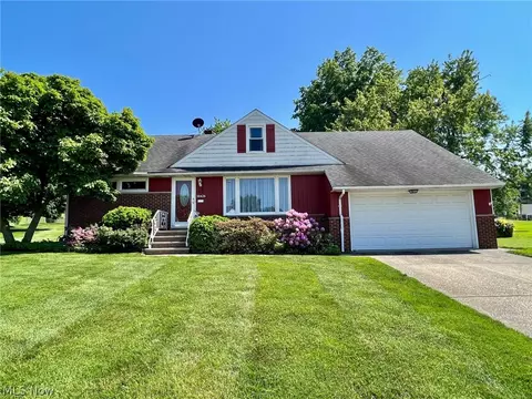 30426 Club Ct, Wickliffe, OH 44092