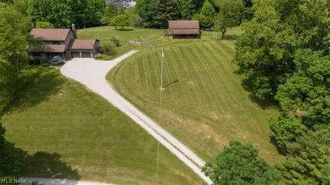 436 Moody Ridge Rd, Belpre, OH 45714
