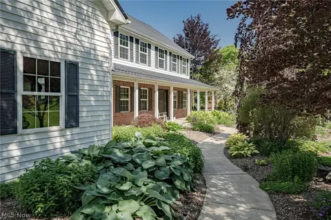 1544 Metzger Rd, Valley City, OH 44280