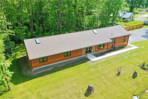 17753 Davis Rd, Lake Milton, OH 44429