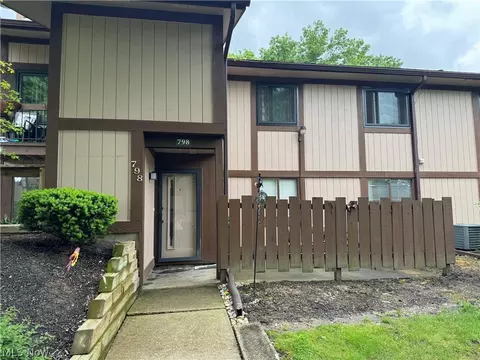 798 Kirkwall Dr, Copley, OH 44321