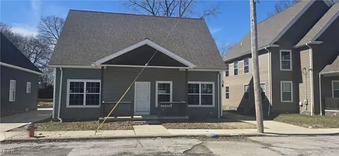 1868 E 85th St, Cleveland, OH 44106