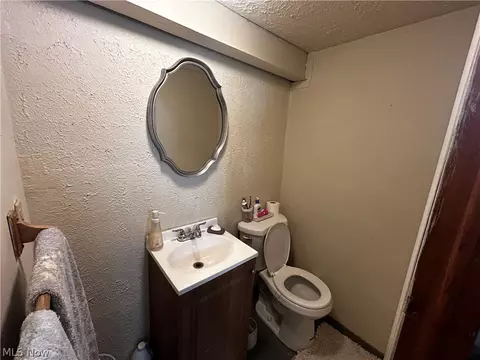 Bath - 20516 Watson Rd, Maple Heights, OH 44137 photo 2 of 2