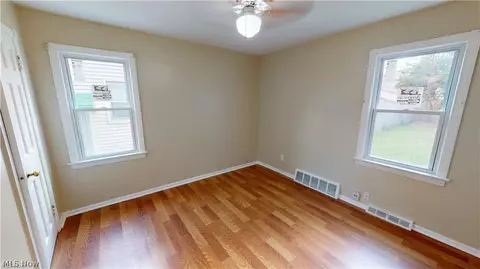 Bedroom - 20516 Watson Rd, Maple Heights, OH 44137 photo 2 of 3