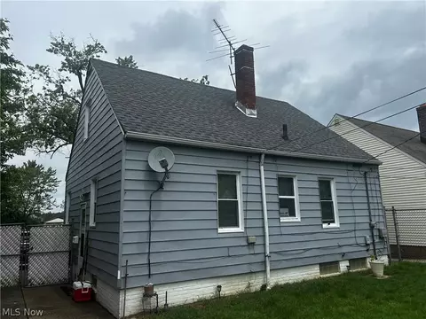 Exterior - 20516 Watson Rd, Maple Heights, OH 44137 photo 3 of 4