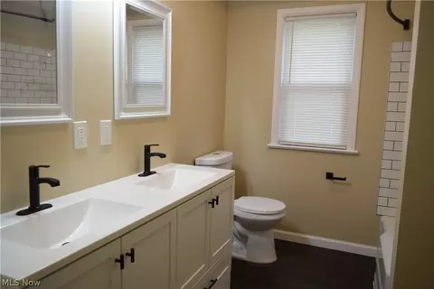 Bath - 15075 Summit Ave, Maple Heights, OH 44137 photo 1 of 3