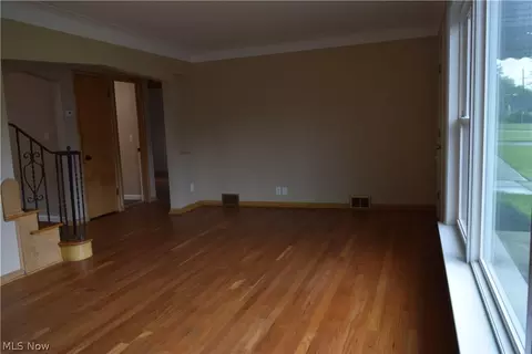 Living - 15075 Summit Ave, Maple Heights, OH 44137 photo 3 of 4
