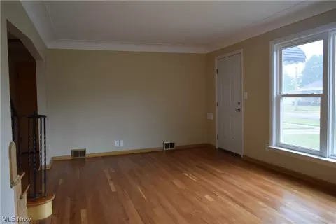 Living - 15075 Summit Ave, Maple Heights, OH 44137 photo 2 of 4