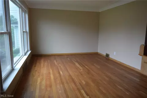 Living - 15075 Summit Ave, Maple Heights, OH 44137 photo 1 of 4