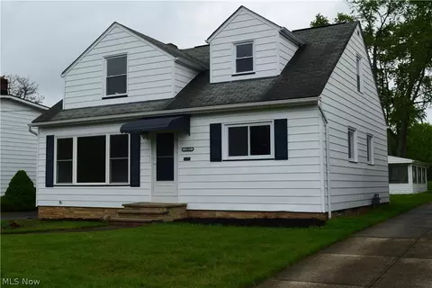 15075 Summit Ave, Maple Heights, OH 44137