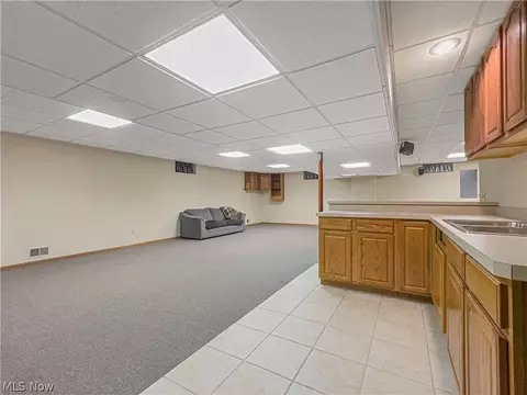 Living - 6914 Ruby Cts, Austintown, OH 44515 photo 5 of 7