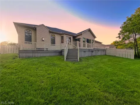 Exterior - 6914 Ruby Cts, Austintown, OH 44515 photo 3 of 9