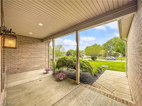 Exterior - 6914 Ruby Cts, Austintown, OH 44515 photo 5 of 9