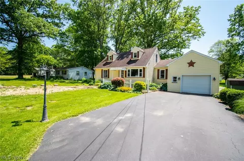 5079 E Rockwell Rd, Youngstown, OH 44515