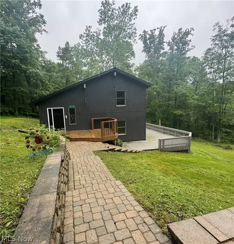 66777 Barrett Hill Rd, Cambridge, OH 43725