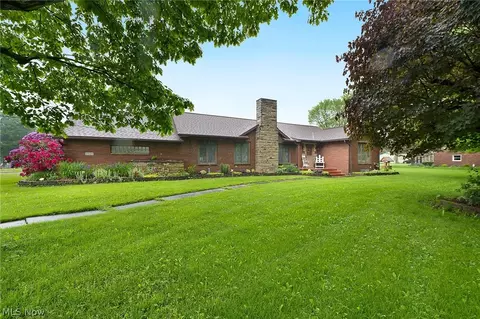 11505 Lincoln St SE, Robertsville, OH 44670