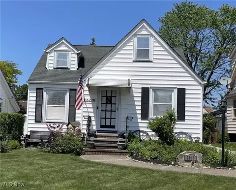6210 Renwood Dr, Parma, OH 44129