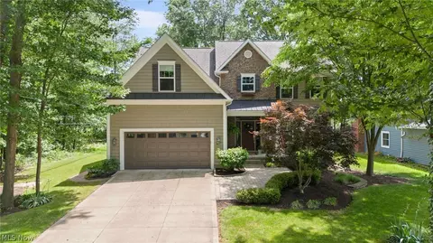 30211 Chatham Point Dr, Bay Village, OH 44140
