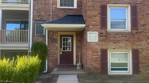 5817 Tiffany Ct, Lyndhurst, OH 44124