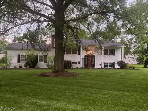 8375 E Wadora Cir NW, North Canton, OH 44720