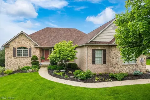 8783 Deacon Dr NW, North Canton, OH 44720
