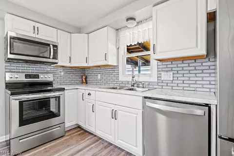 8654 Murray Ridge Rd, Elyria, OH 44035 photo 21
