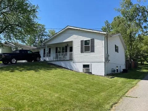120 Stewart Dr, Saint Clairsville, OH 43950