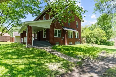 4646 Kirk Rd, Youngstown, OH 44515