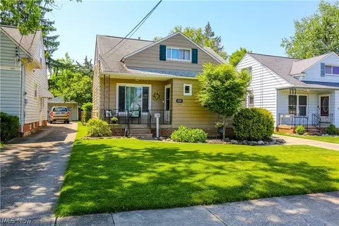 6330 Westminster Dr, Parma, OH 44129