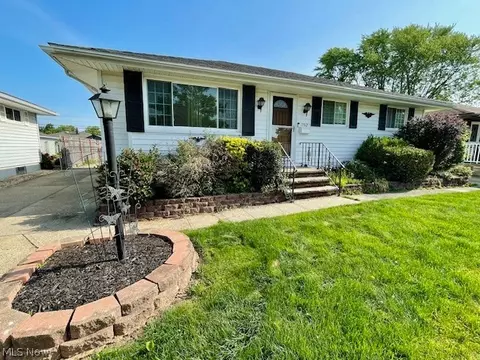 15512 Birchcroft Dr, Brook Park, OH 44142