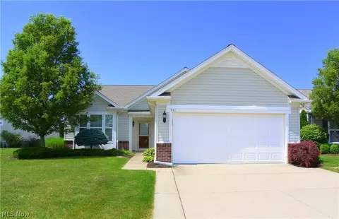 9411 Harvard Dr, North Ridgeville, OH 44039