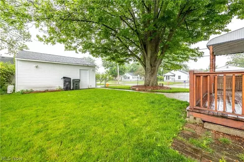 416 Bond St, Elyria, OH 44035 photo 8