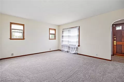 416 Bond St, Elyria, OH 44035 photo 17