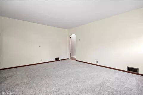 416 Bond St, Elyria, OH 44035 photo 19