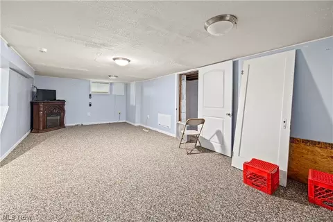 416 Bond St, Elyria, OH 44035 photo 36