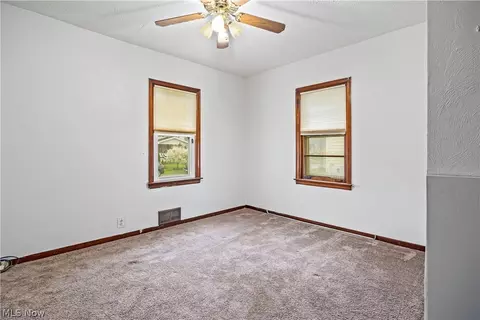 416 Bond St, Elyria, OH 44035 photo 21