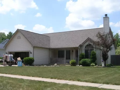 739 Song Bird St, Elyria, OH 44035