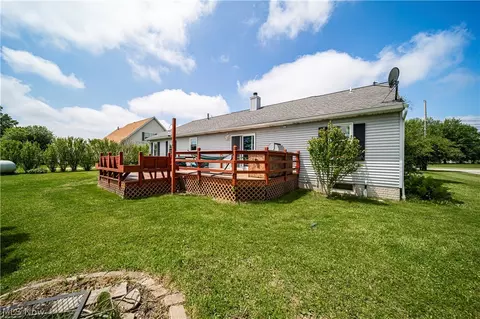 Exterior - 9257 Bechtel Rd, Elyria, OH 44035 photo 5 of 8