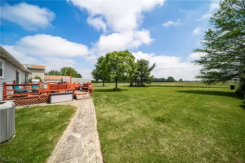 Exterior - 9257 Bechtel Rd, Elyria, OH 44035 photo 7 of 8