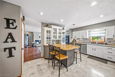 Kitchen - 9257 Bechtel Rd, Elyria, OH 44035 photo 2 of 3