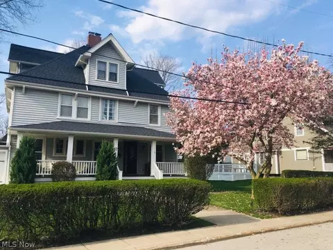 67 May Ct, Chagrin Falls, OH 44022