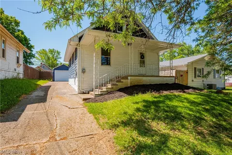 104 Palmetto Ave, Akron, OH 44301 photo 2