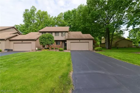 145 Diamond Way, Cortland, OH 44410