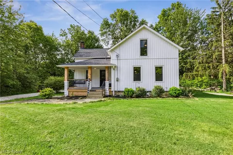 27127 Schady Rd, Olmsted Twp, OH 44138