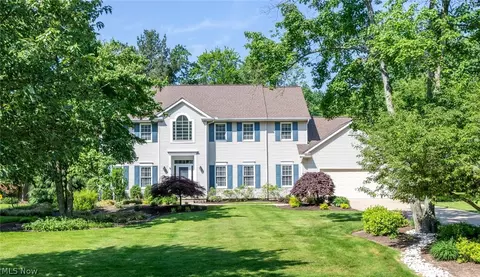 35945 Spicebush Ln, Solon, OH 44139