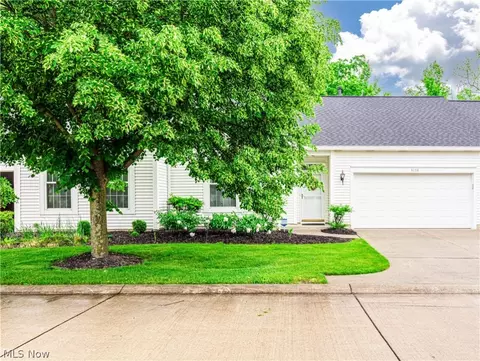 5139 Bridgeport Ln, Stow, OH 44224