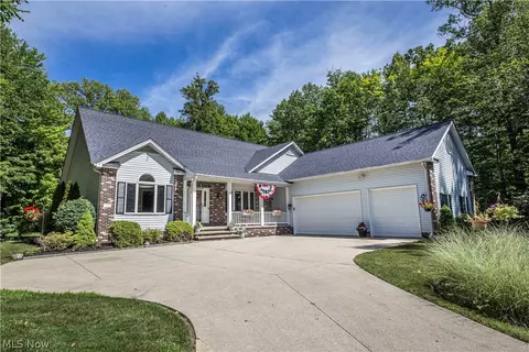 7995 Jennings Dr, Painesville, OH 44077