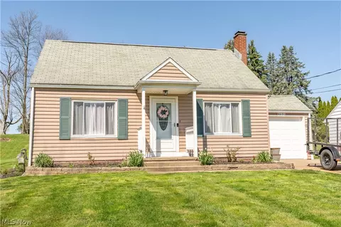 4631 Lindford Ave NE, Canton, OH 44705