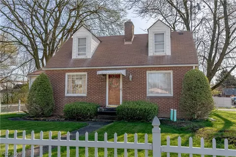 2604 Harmont Ave NE, Canton, OH 44705