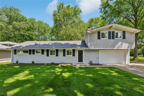 27502 Dunford Rd, Westlake, OH 44145